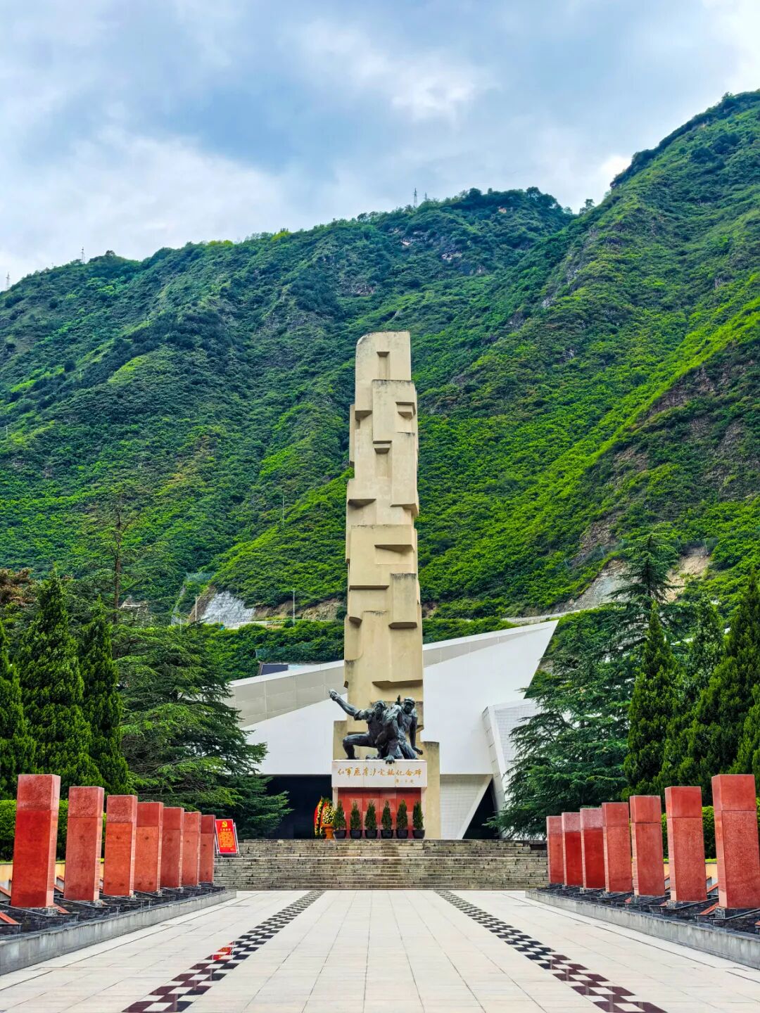 图片3:飞夺泸定桥纪念碑特写.jpg